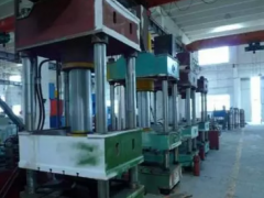 液壓機(jī)主缸安裝時(shí)的注意事項(xiàng)