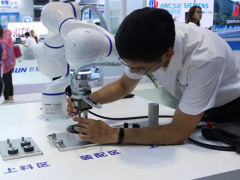 “人機協(xié)作” 顛覆傳統(tǒng)工業(yè)機器人