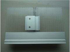 U型結(jié)構(gòu)鎖扣陽光板的特性