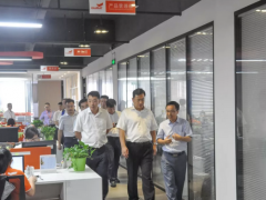 【市場動態(tài)】咸寧市領(lǐng)導(dǎo)一行蒞臨億維自動化考察交流！