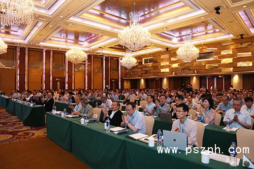 8-本次活動吸引了國內(nèi)外電力電子領(lǐng)域?qū)＜覍W(xué)者以及來自清華大學(xué)、浙江大學(xué)等十余所重點高校的超過360位師生及業(yè)界人士參加