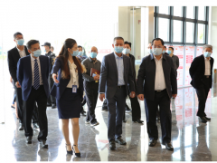 深圳市人大常委會駱文智主任一行蒞臨英威騰調(diào)研指導(dǎo)