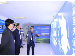 徐州經(jīng)開區(qū)主任臧曉鵬一行調(diào)研無錫中科光電