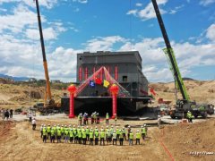 因泰萊參與實(shí)施程海應(yīng)急補(bǔ)水工程一級(jí)浮船泵站——濤源號(hào)順利驗(yàn)收