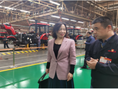 沈陽儀表科學研究院曾艷麗率團考察一拖集團公司