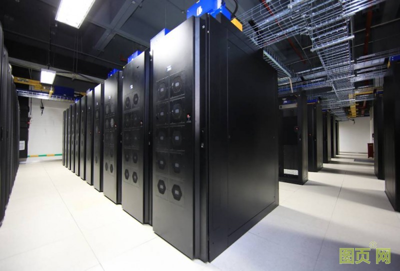 臺(tái)達(dá)易動(dòng)-超越系列微模塊新裝亮相-5