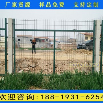 海南鐵路浸塑護(hù)欄網(wǎng) 通線8001防護(hù)柵