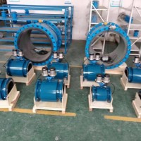 雙表頭電池供電GPRS電磁流量計(jì)