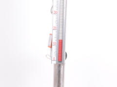 惠科達(dá)助你如何使用頂部安裝的磁性翻板液位計(jì)保證加工廠的可靠連接？