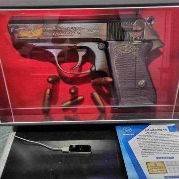 Looking Glass 8K全息顯示器