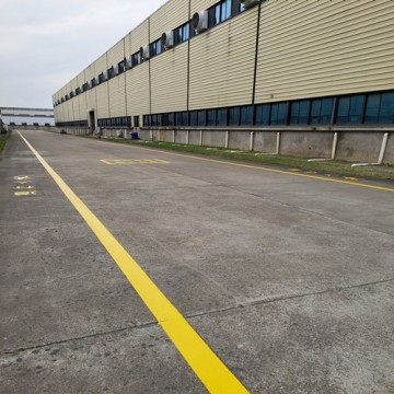 蘇州太倉廠區(qū)人行道、吳江工廠車間